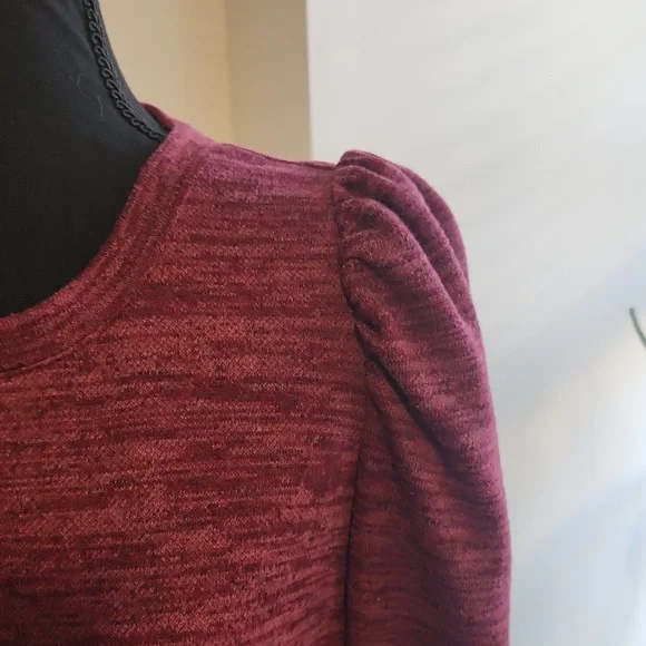 Maroon puffed sleeve top - Picture 5 of 8